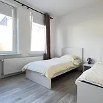 Studio-apartments Fuer Monteure & Businessgaeste Zentral In Neumünster
