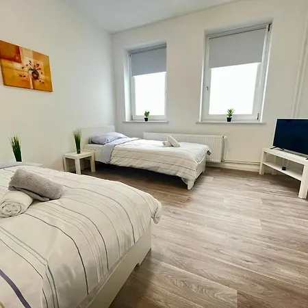 Studio-apartments Fuer Monteure & Businessgaeste Zentral In Apartman