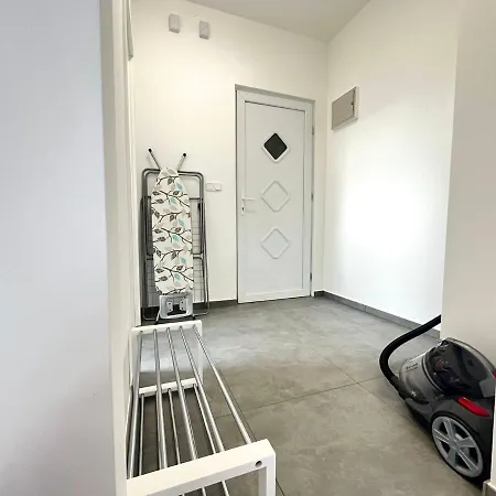 Studio-apartments Fuer Monteure & Businessgaeste Zentral In Διαμέρισμα *