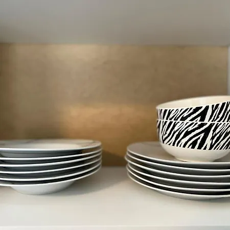 Studio-apartments Fuer Monteure & Businessgaeste Zentral In * نومنستر