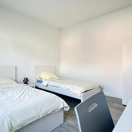 Studio-apartments Fuer Monteure & Businessgaeste Zentral In Apartament