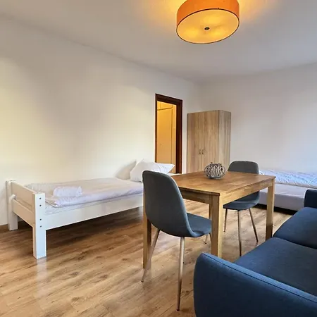 Studio-apartments Fuer Monteure & Businessgaeste Zentral In Neumünster