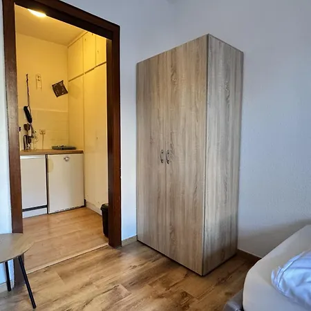 Studio-apartments Fuer Monteure & Businessgaeste Zentral In * Neumünster