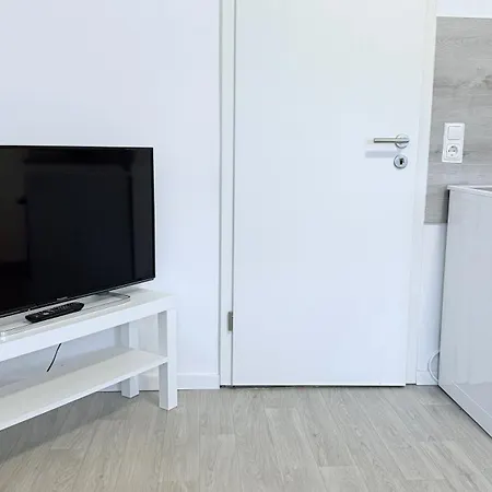 Studio-apartments Fuer Monteure & Businessgaeste Zentral In Lejlighed *