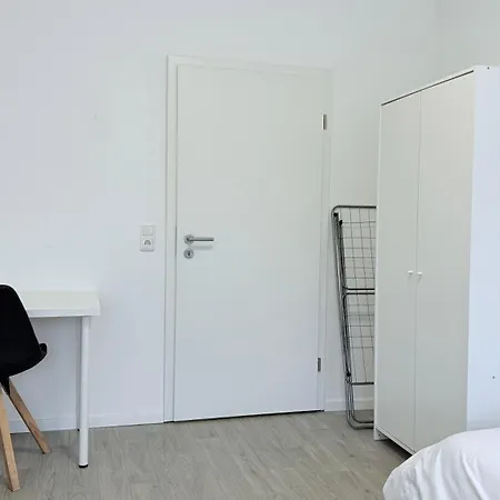 Studio-apartments Fuer Monteure & Businessgaeste Zentral In Apartament Neumünster