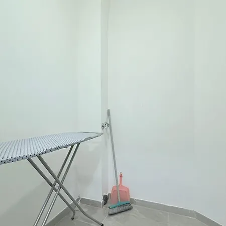 Studio-apartments Fuer Monteure & Businessgaeste Zentral In Lejlighed