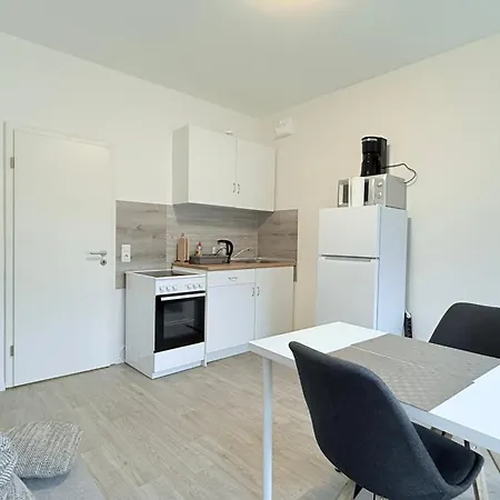 شقة Studio-apartments Fuer Monteure & Businessgaeste Zentral In *