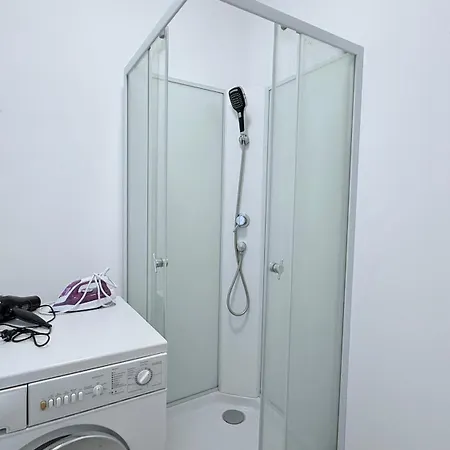 Studio-apartments Fuer Monteure & Businessgaeste Zentral In Neumünster