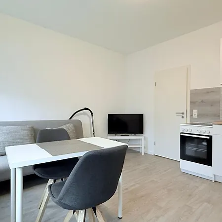 Studio-apartments Fuer Monteure & Businessgaeste Zentral In Lejlighed