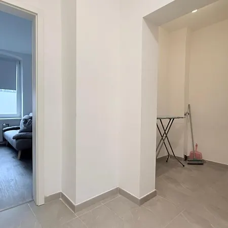 Studio-apartments Fuer Monteure & Businessgaeste Zentral In Apartament *