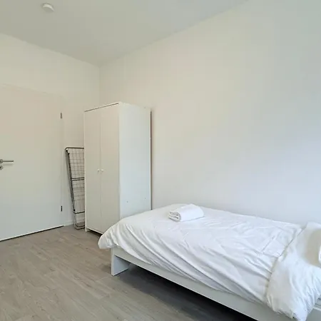 Studio-apartments Fuer Monteure & Businessgaeste Zentral In Neumünster