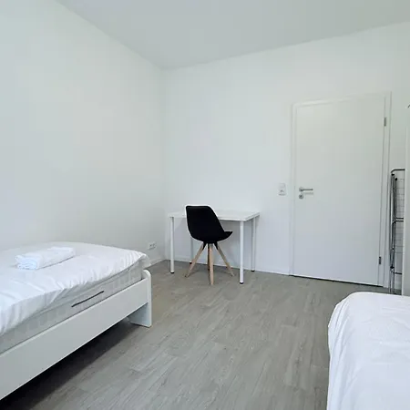 Studio-apartments Fuer Monteure & Businessgaeste Zentral In Apartament