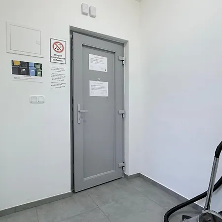 Studio-apartments Fuer Monteure & Businessgaeste Zentral In Neumuenster