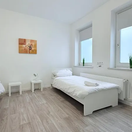 Apartament Studio-apartments Fuer Monteure & Businessgaeste Zentral In Neumünster